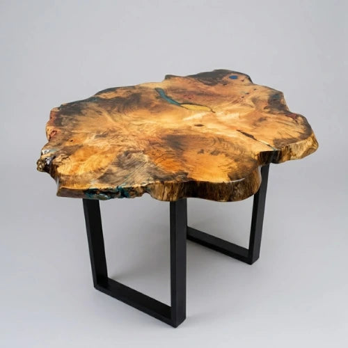 Live Edge Breakfast Table – Natural Beauty for Modern Dining
