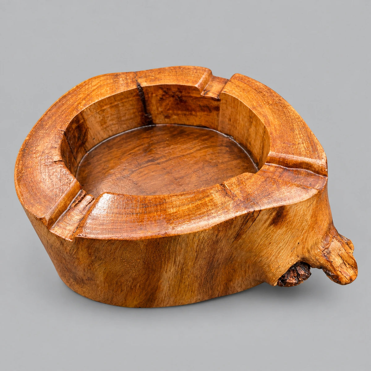 Handcrafted Natural Wood Tree Stump Ashtray – Rustic Wooden Ashtray